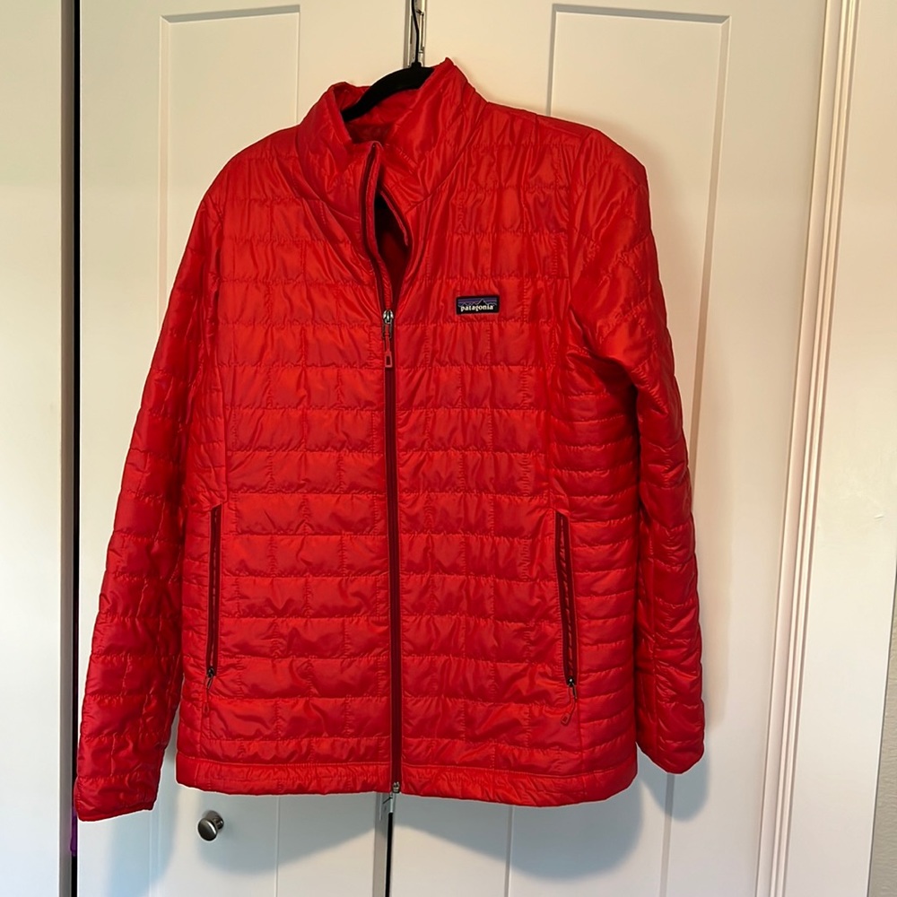Patagonia puff jacket. EUC. XL. Smoke free home. Very lightweight